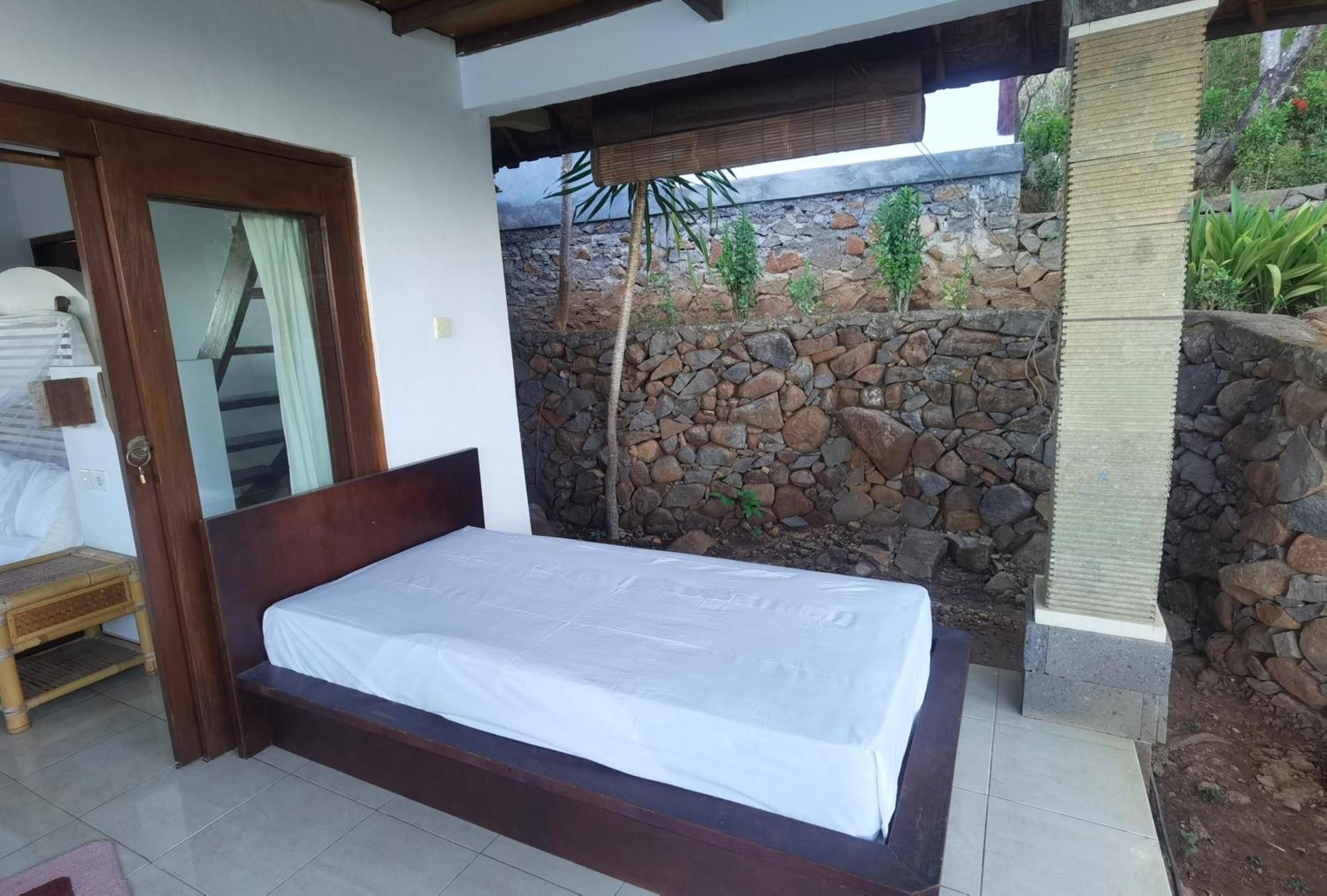 Hotel Wawa Wewe Rock Amed Exterior foto